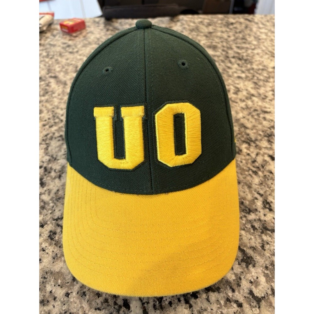 Oregon Ducks NCAA '47 Brand Green Clean Up Adjustable Strapback Hat UO